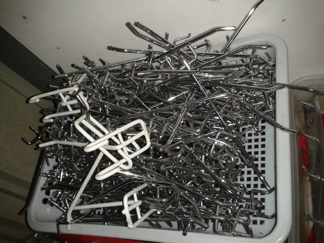 4 slatwall hooks